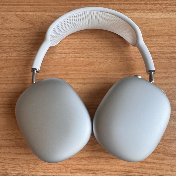 Apple AirPods Max White over ear headphones (2024 USB-C) - Silver - NEVER USED - Picture 3 of 8